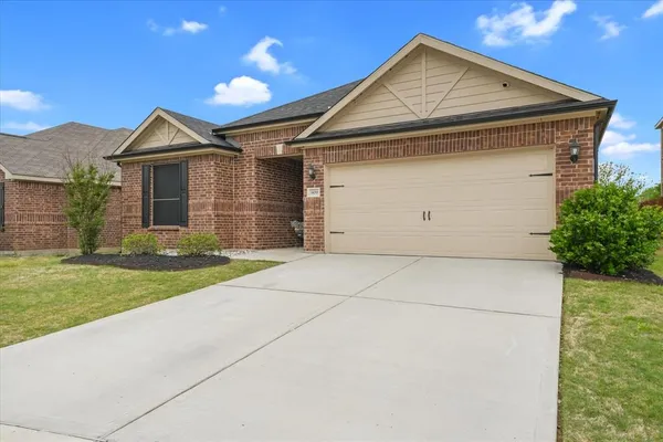 $325,000 | 909 South 1st Street, Sanger, TX 76266