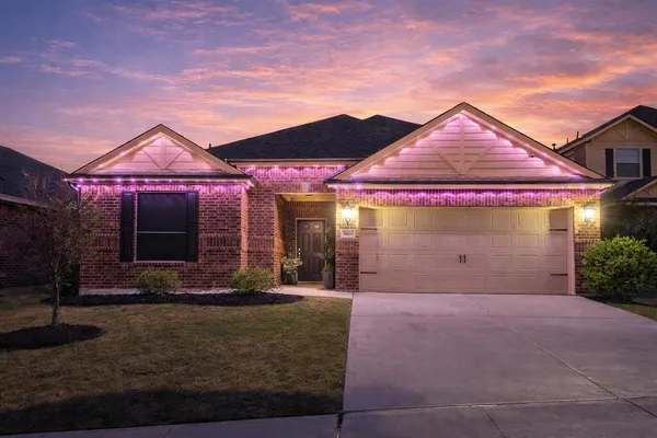 $325,000 | 909 South 1st Street, Sanger, TX 76266