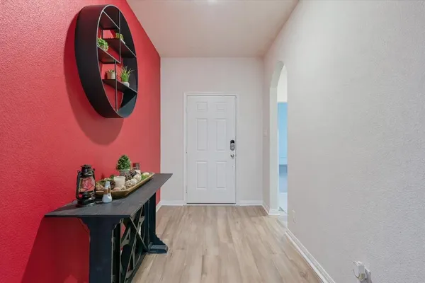 $325,000 | 909 South 1st Street, Sanger, TX 76266