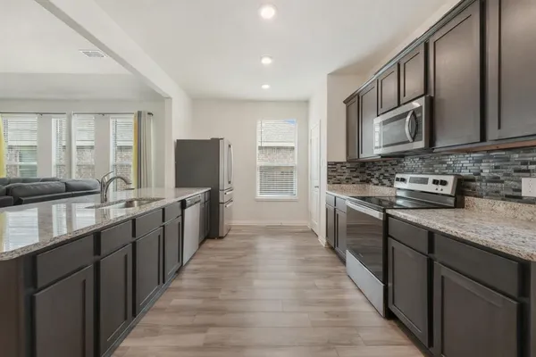 $325,000 | 909 South 1st Street, Sanger, TX 76266