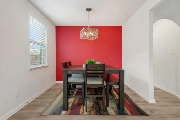 $325,000 | 909 South 1st Street, Sanger, TX 76266