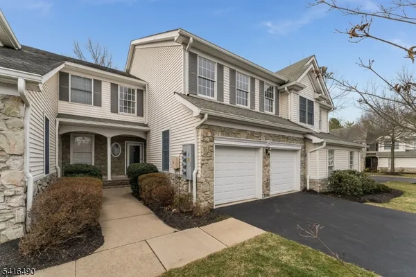 $589,900 | 4 Pinehurst Circle, Annandale, NJ 08801
