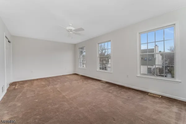 $589,900 | 4 Pinehurst Circle, Annandale, NJ 08801