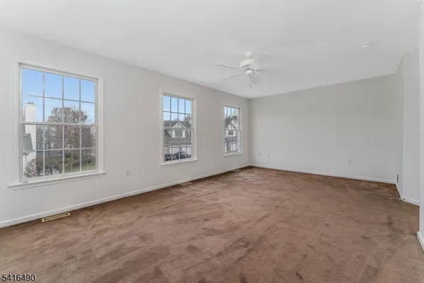 $589,900 | 4 Pinehurst Circle, Annandale, NJ 08801
