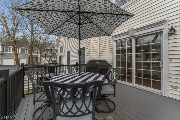 $589,900 | 4 Pinehurst Circle, Annandale, NJ 08801