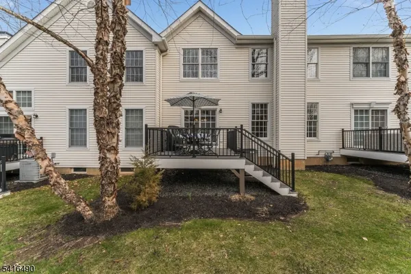 $589,900 | 4 Pinehurst Circle, Annandale, NJ 08801