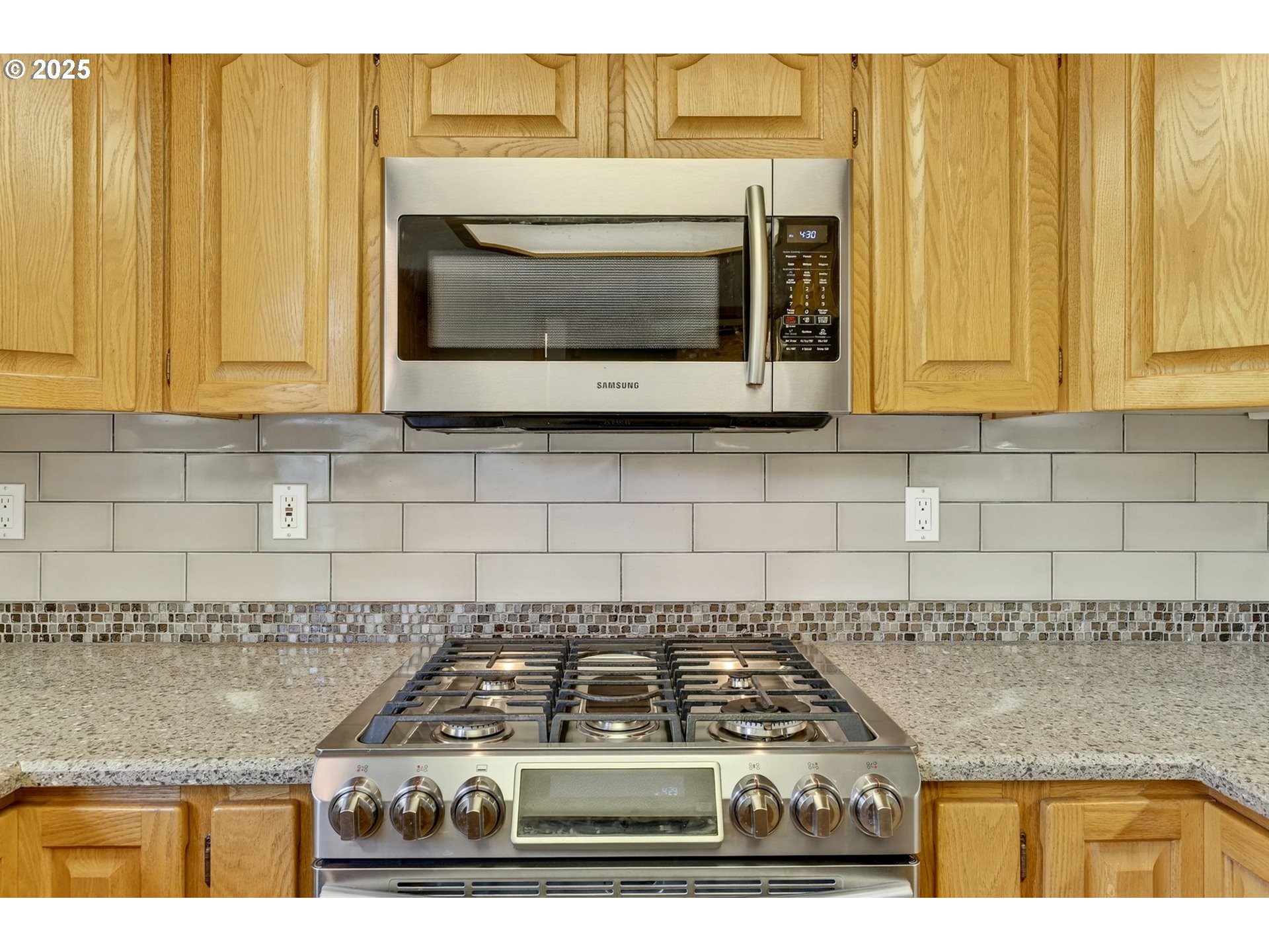 535 Northeast 24th Street Gresham, OR 97030 - Photo 11 of 42