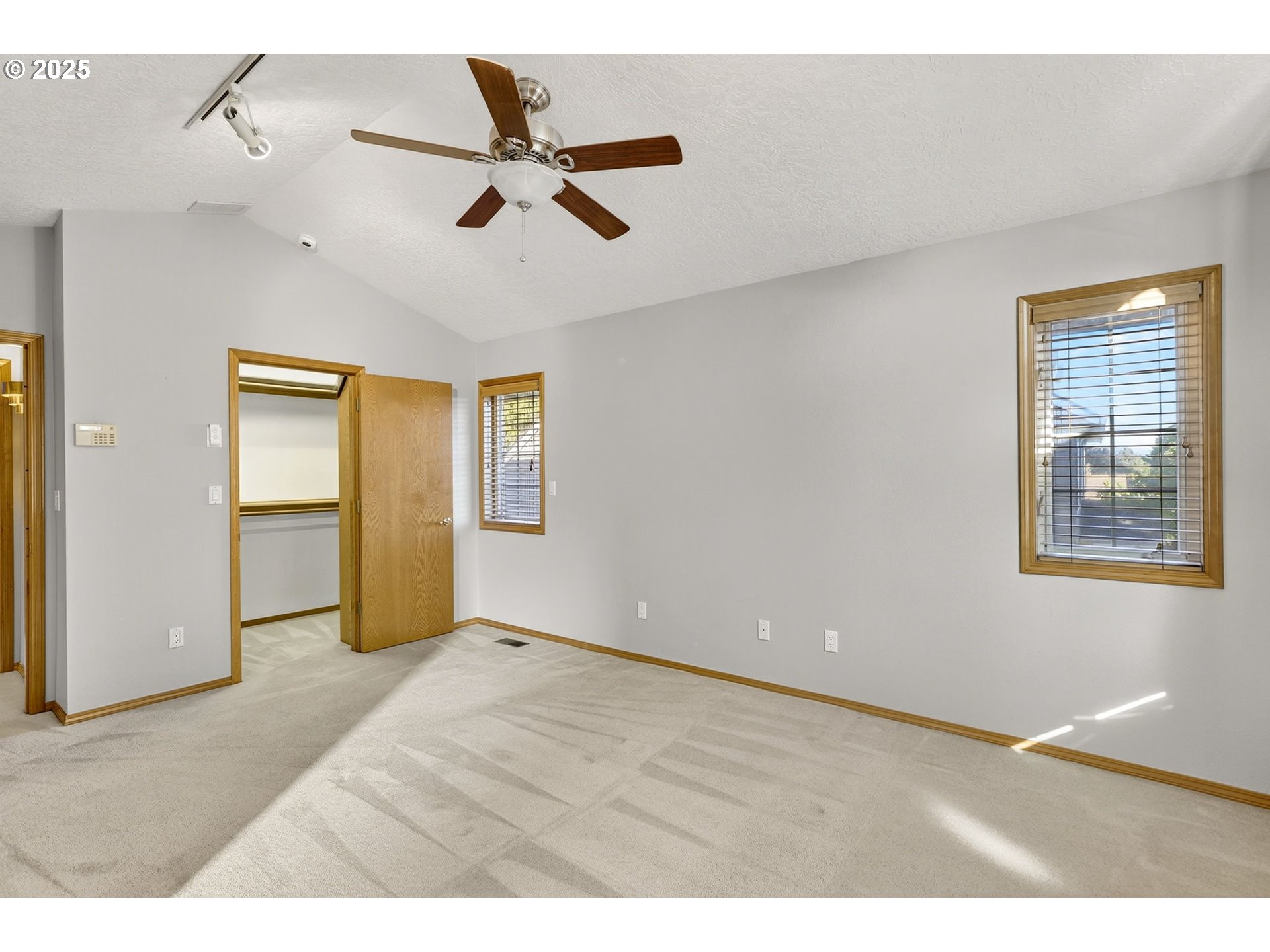 535 Northeast 24th Street Gresham, OR 97030 - Photo 23 of 42 Bedroom, Owner's Suite