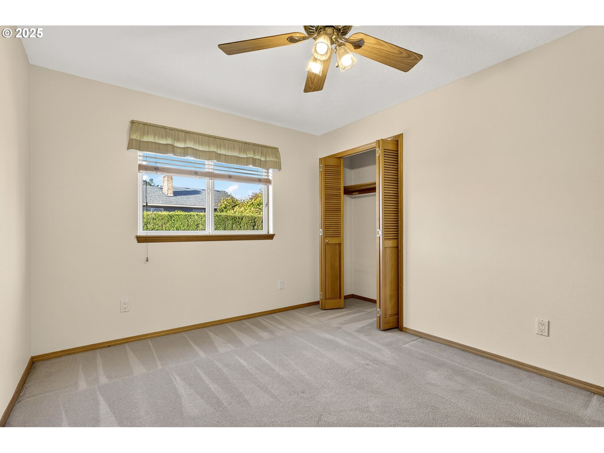 535 Northeast 24th Street Gresham, OR 97030 - Photo 26 of 42 Bedroom