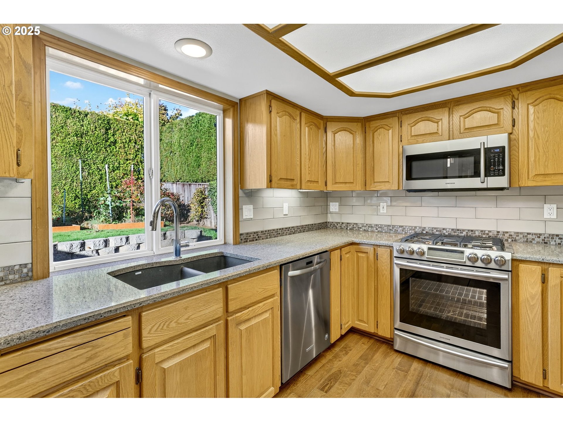 535 Northeast 24th Street Gresham, OR 97030 - Photo 8 of 42