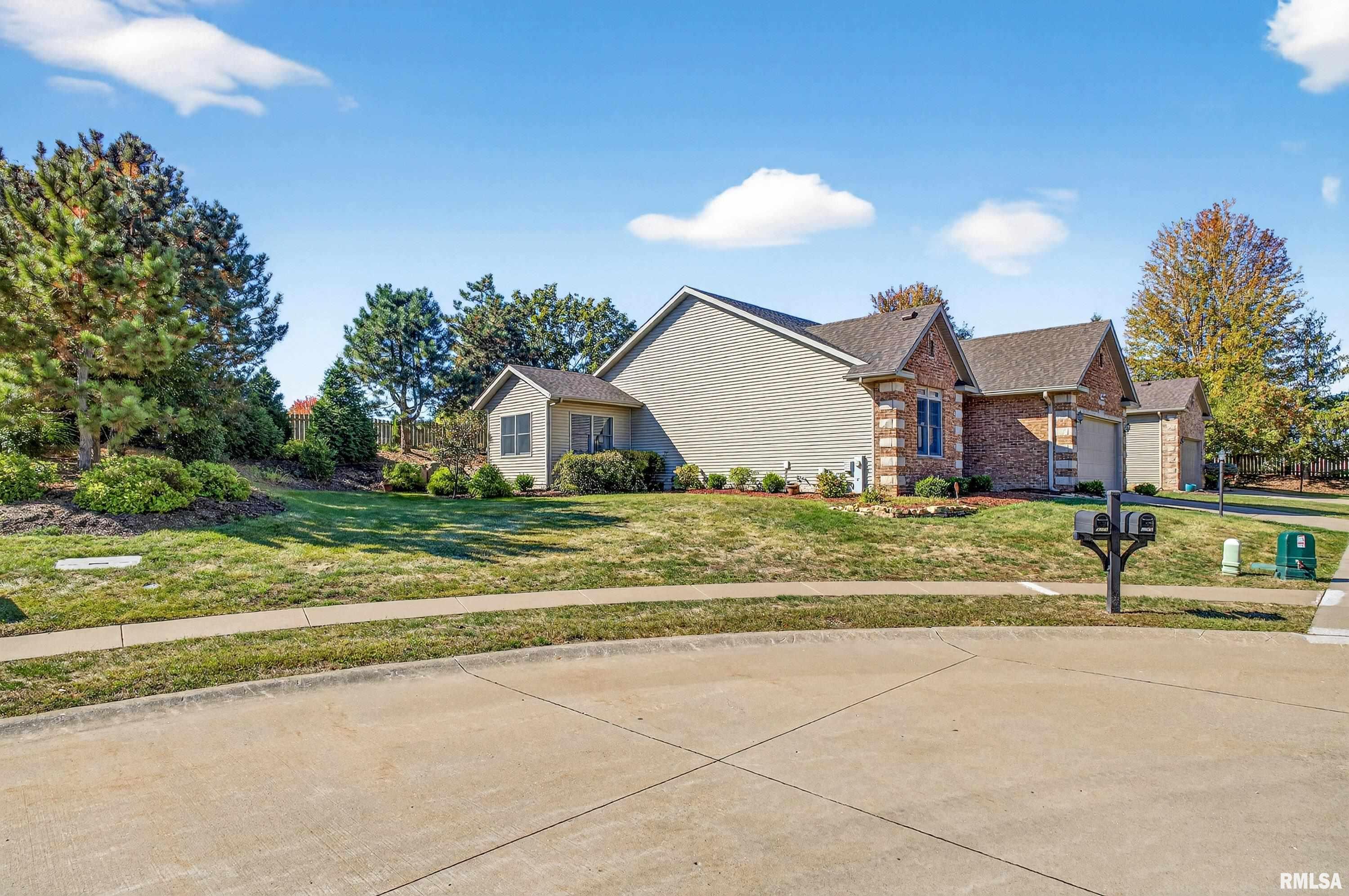 3115 Meridith Way Bettendorf, IA 52722 - Photo 3 of 40 Gallery Image 3