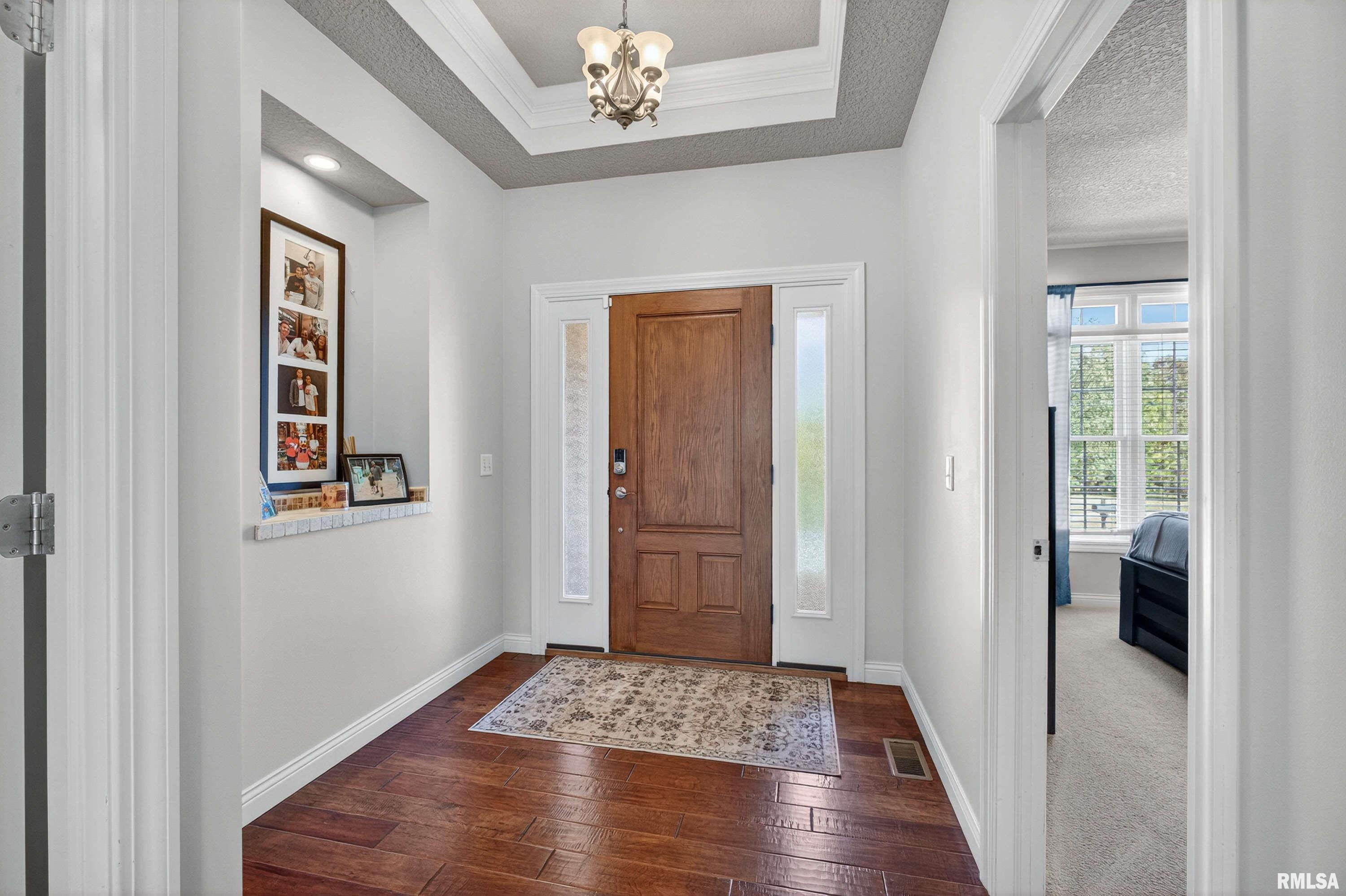 3115 Meridith Way Bettendorf, IA 52722 - Photo 5 of 40 Gallery Image 5