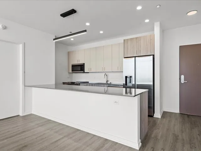 $4,150 | 808 North Cleveland Avenue, Unit 1712, Chicago, IL 60610