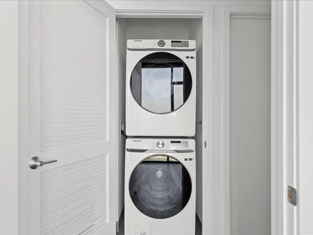 $4,150 | 808 North Cleveland Avenue, Unit 1712, Chicago, IL 60610