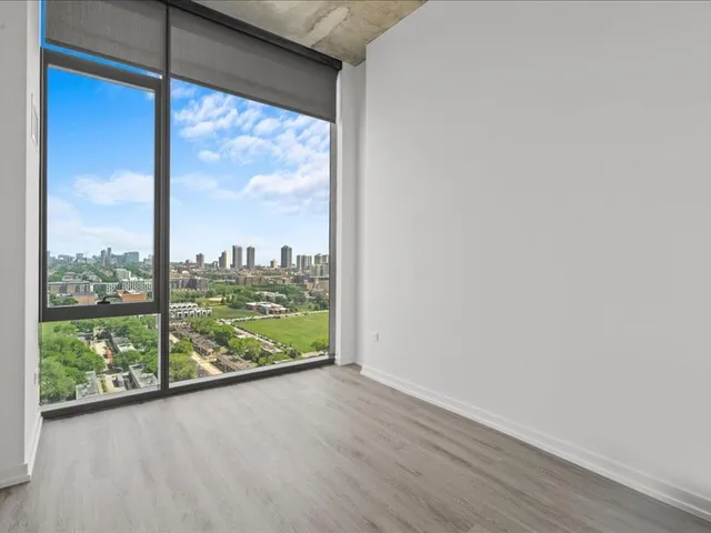 $4,150 | 808 North Cleveland Avenue, Unit 1712, Chicago, IL 60610