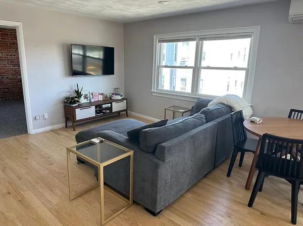 $3,600 | 314 East 8th Street, Unit 3, Boston, MA 02127