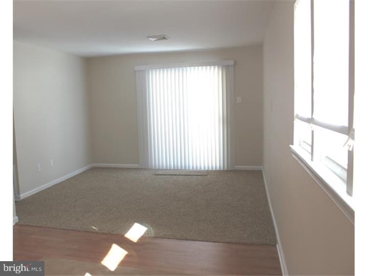 631 River Road Dover, DE 19901 - Photo 12 of 25 Living Room