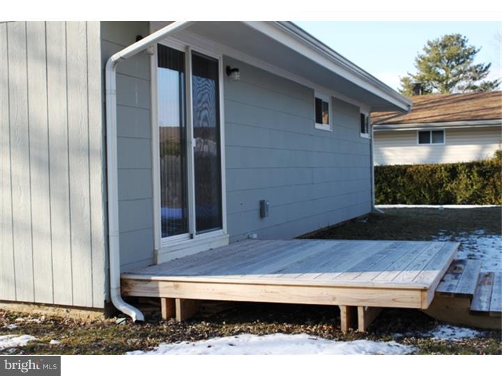 631 River Road Dover, DE 19901 - Photo 8 of 25 Deck