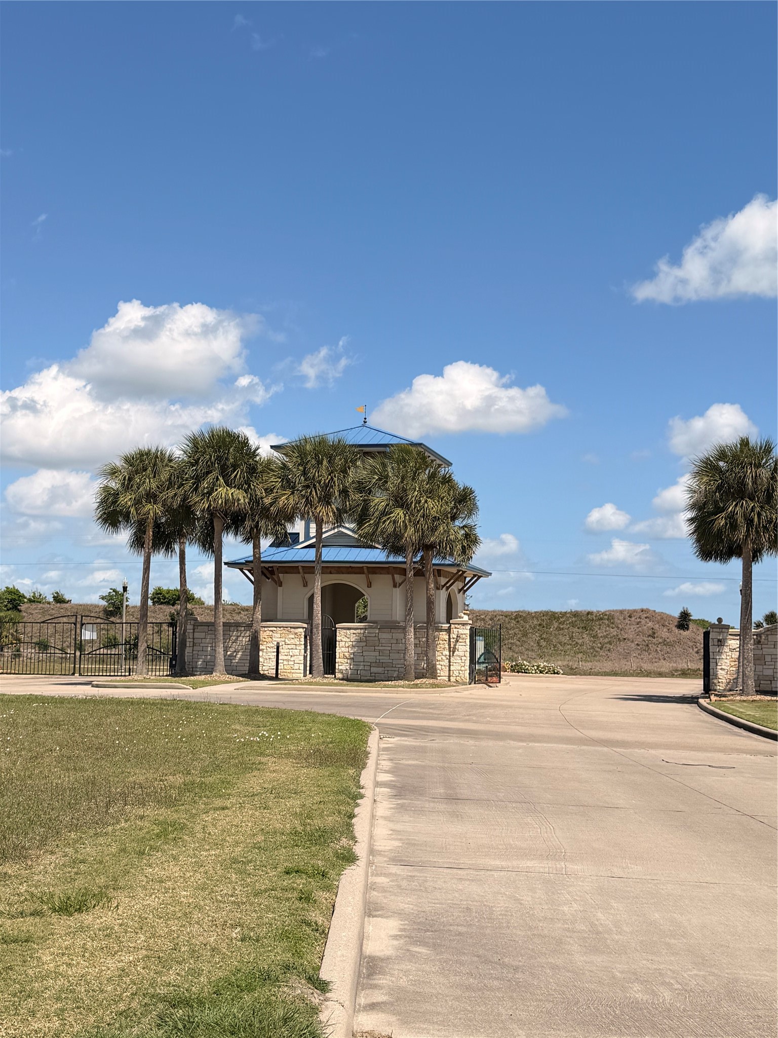 3221 Bay Rdg Drive Palacios, TX 77465 - Photo 14 of 16 a view of a house with a ocean beach
