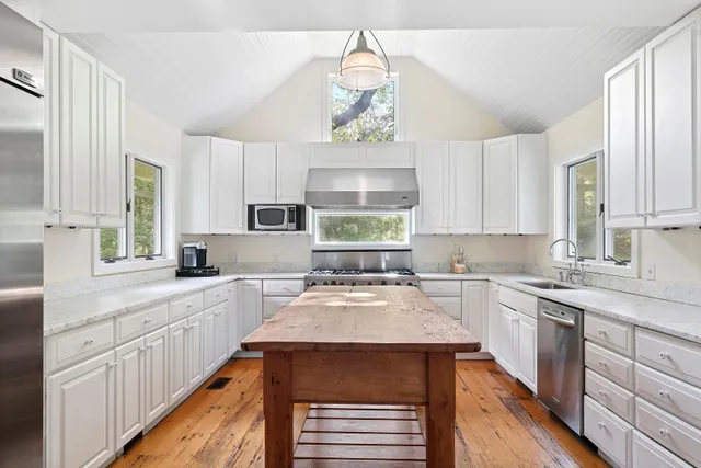 $3,795,000 | 28 Deer Ridge Trail, Water Mill, NY 11976