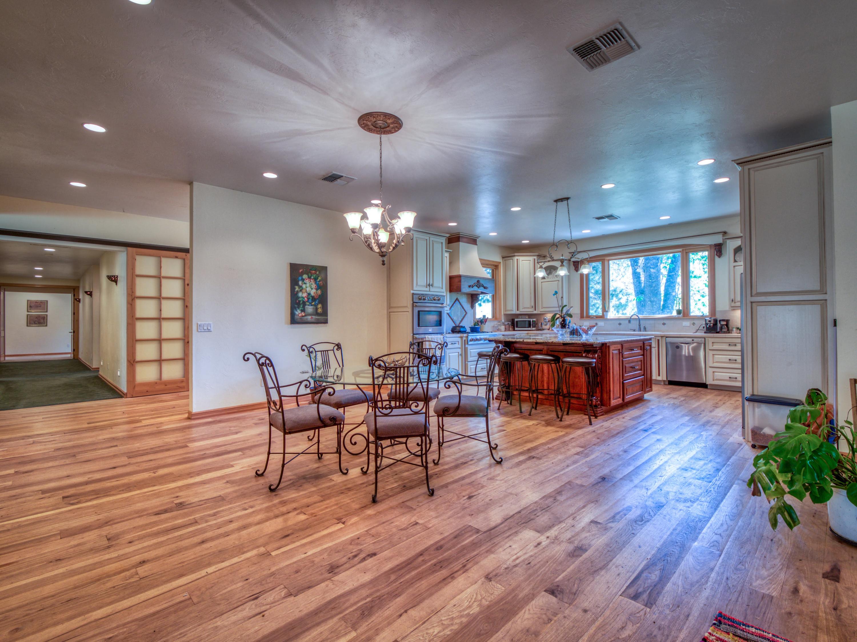 17777 North Applegate Road Grants Pass, OR 97527 - Photo 8 of 104 Dining 2