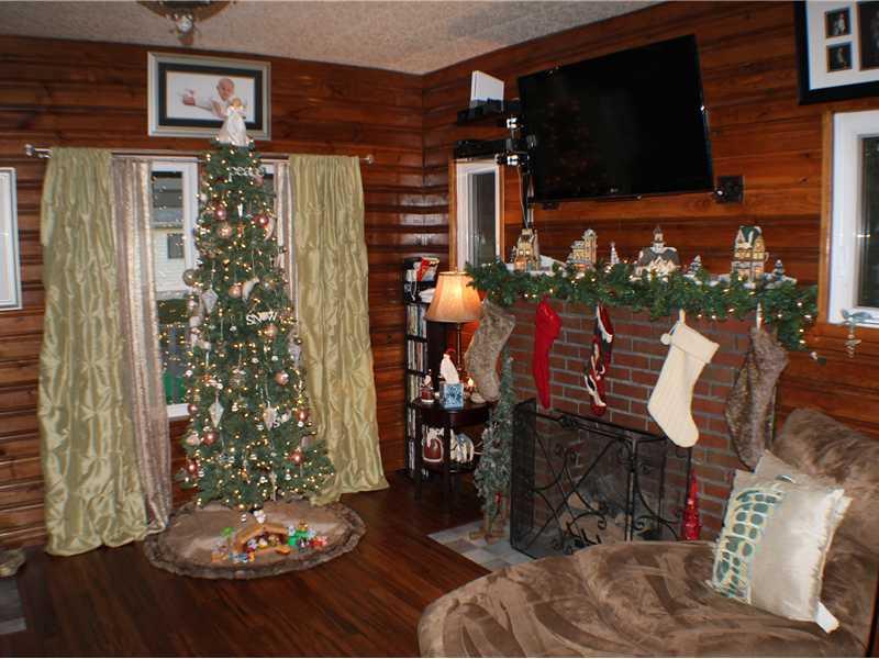 109 Kennedy Road Prospect, PA 16052 - Photo 3 of 11 Living Room.