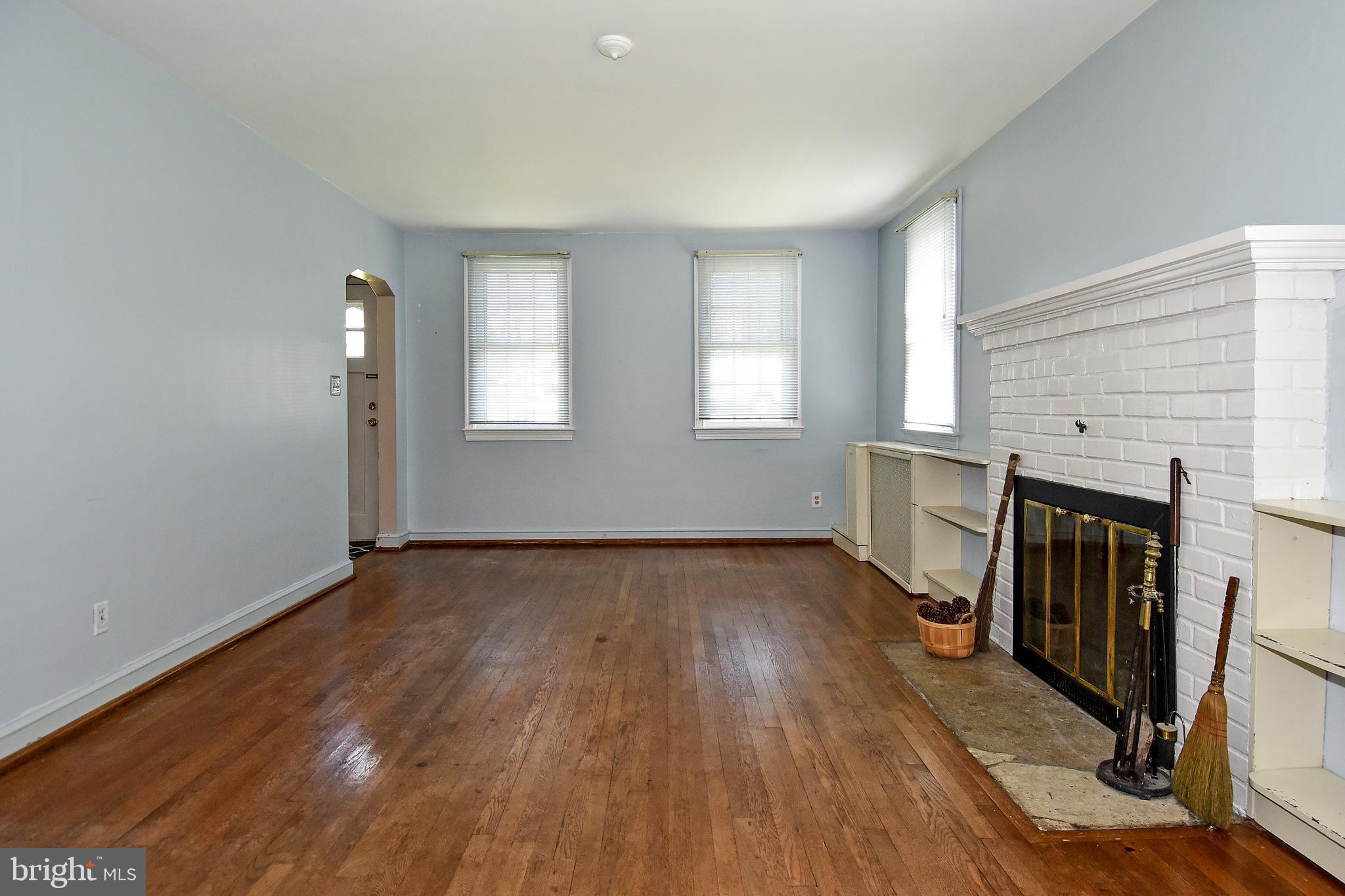 11114 Midvale Road Kensington, MD 20895 - Photo 3 of 36 Gallery Image 3