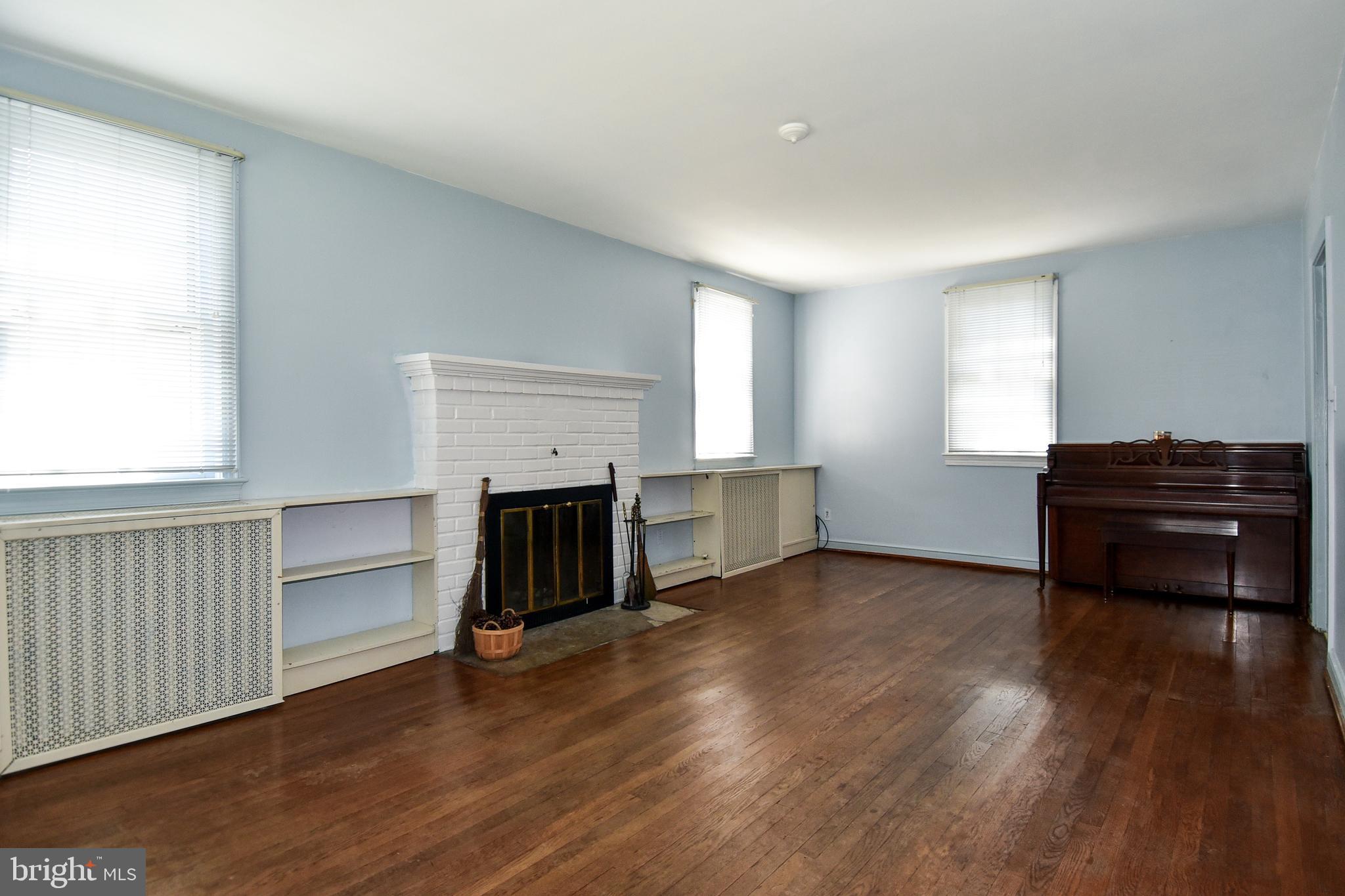 11114 Midvale Road Kensington, MD 20895 - Photo 5 of 36 Gallery Image 5