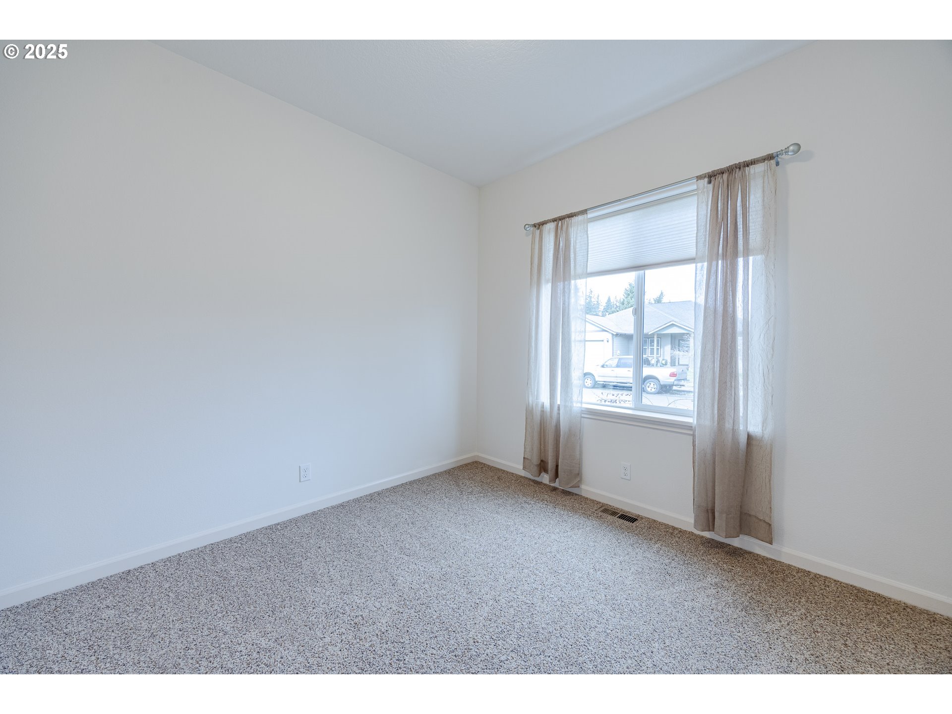 369 Camrin Loop Creswell, OR 97426 - Photo 22 of 37 Gallery Image 22