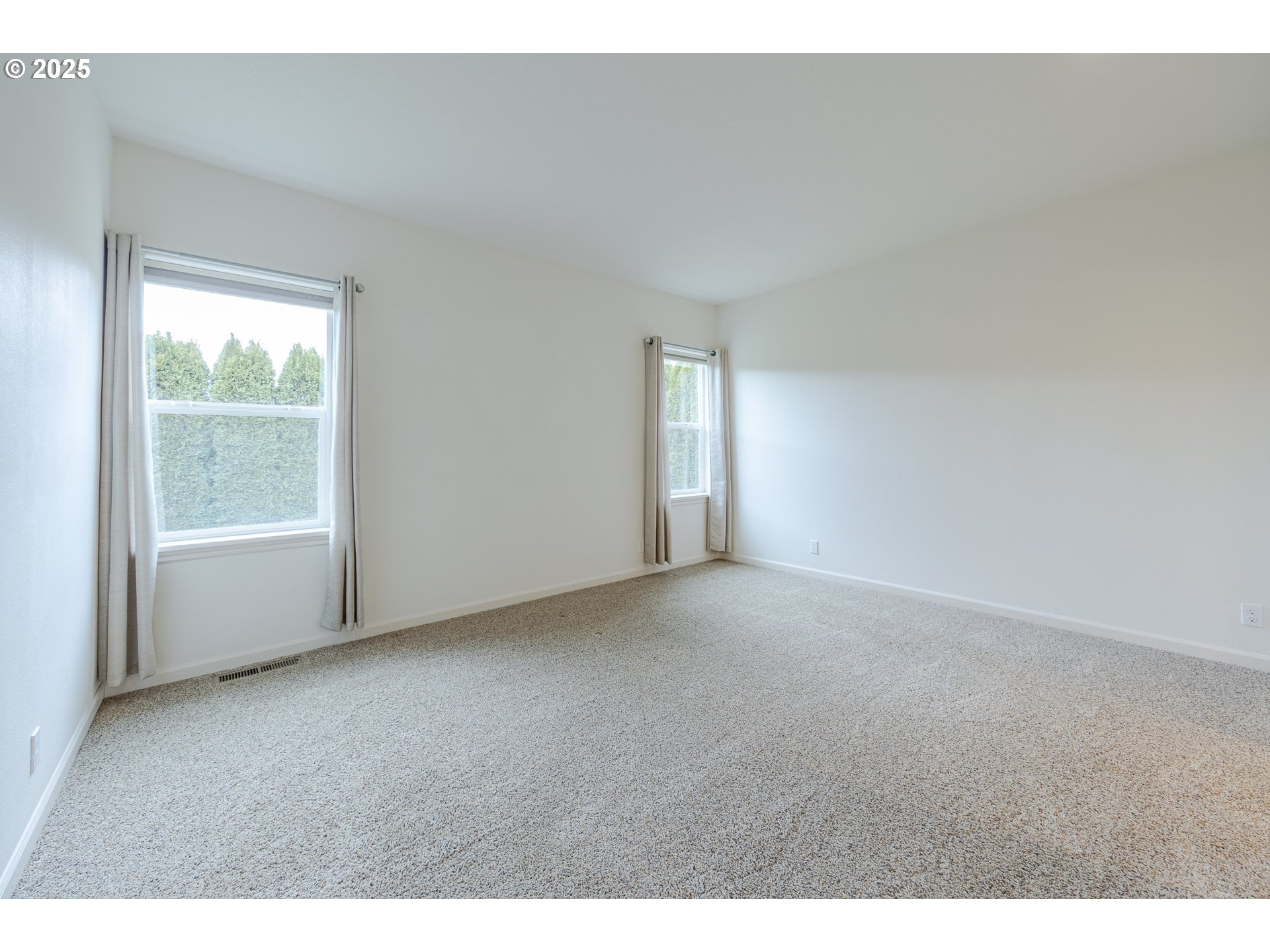 369 Camrin Loop Creswell, OR 97426 - Photo 28 of 37 Gallery Image 28