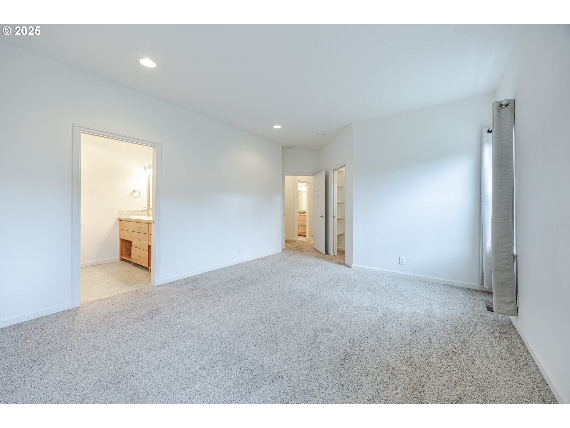 369 Camrin Loop Creswell, OR 97426 - Photo 30 of 37 Gallery Image 30