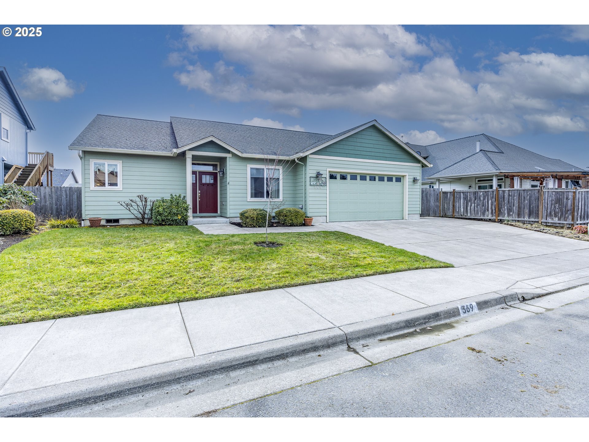 369 Camrin Loop Creswell, OR 97426 - Photo 3 of 37 Gallery Image 3
