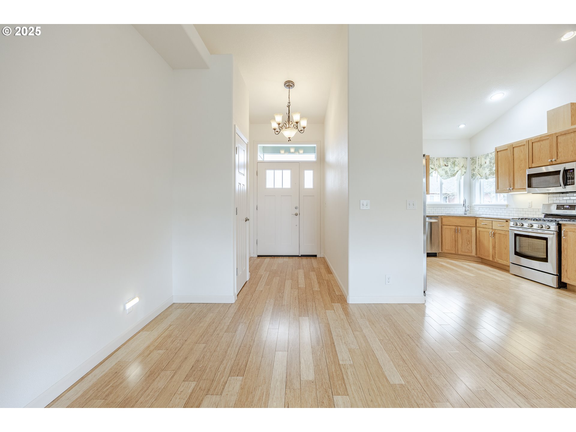 369 Camrin Loop Creswell, OR 97426 - Photo 5 of 37 Gallery Image 5
