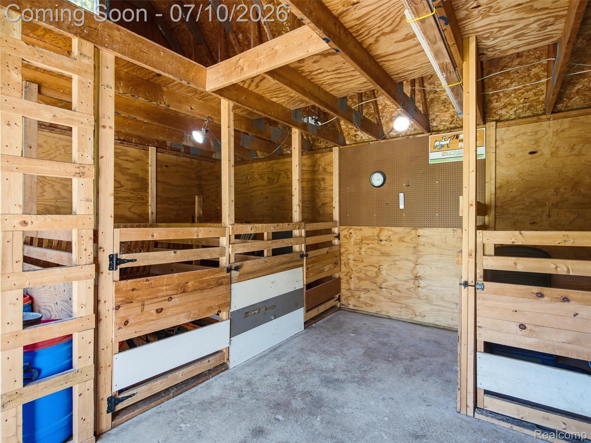 670 West Snell Road Rochester, MI 48306 - Photo 58 of 76 073-DSC09406.jpg