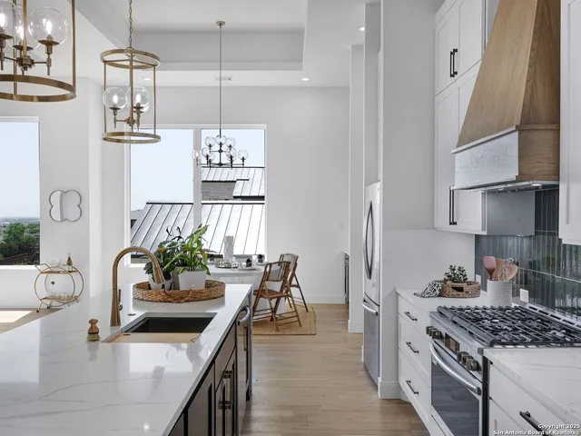 $3,690 | 8214 Sierra Hermosa, San Antonio, TX 78255