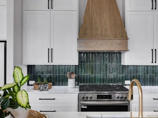 $3,690 | 8214 Sierra Hermosa, San Antonio, TX 78255