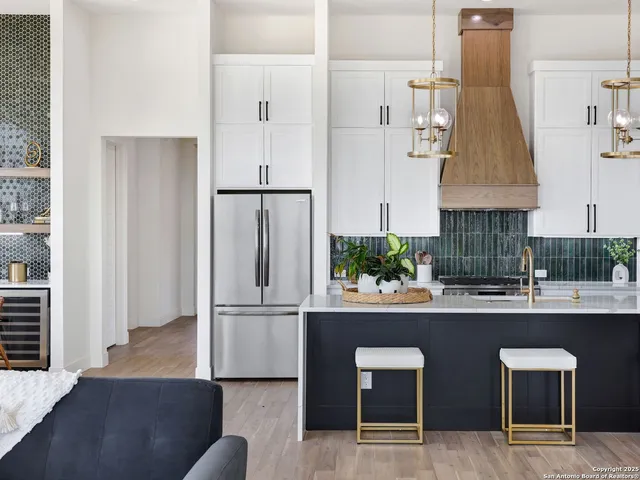 $3,690 | 8214 Sierra Hermosa, San Antonio, TX 78255