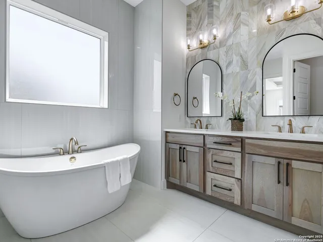 $3,690 | 8214 Sierra Hermosa, San Antonio, TX 78255