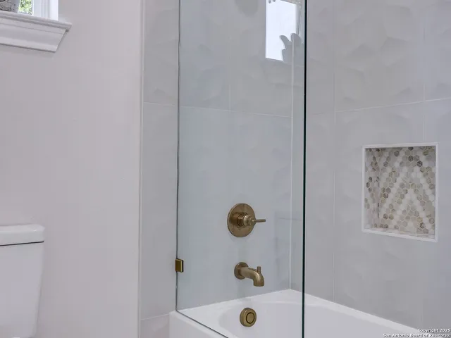 $3,690 | 8214 Sierra Hermosa, San Antonio, TX 78255