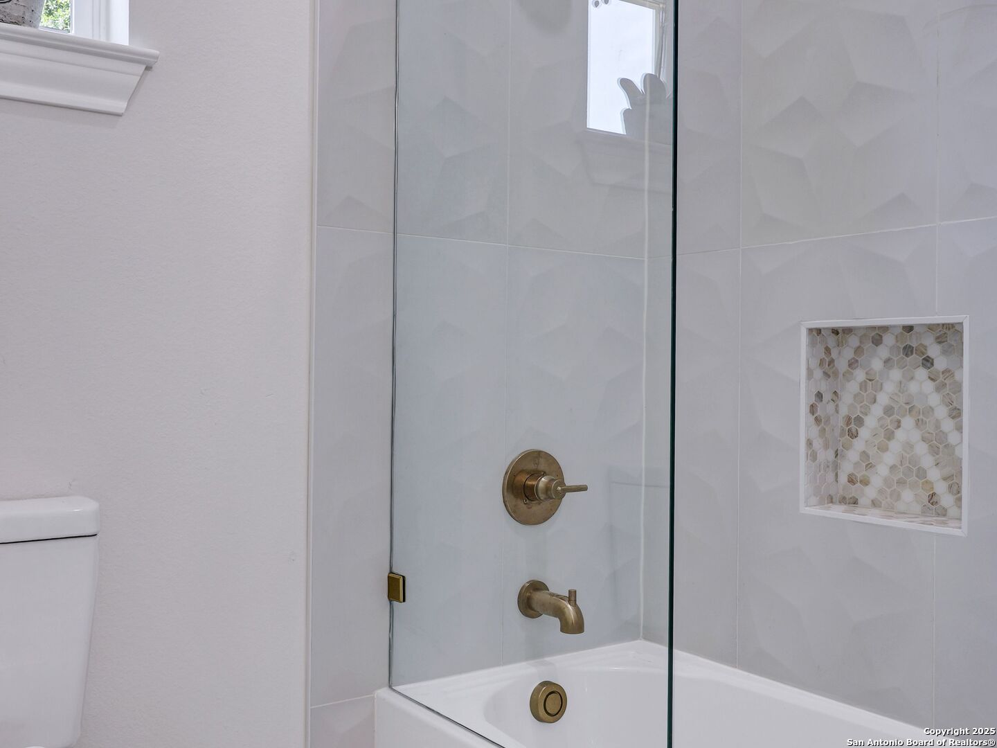 8214 Sierra Hermosa San Antonio, TX 78255 - Photo 45 of 61 a bathroom with a shower