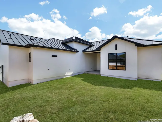 $3,690 | 8214 Sierra Hermosa, San Antonio, TX 78255