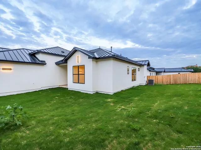 $3,690 | 8214 Sierra Hermosa, San Antonio, TX 78255