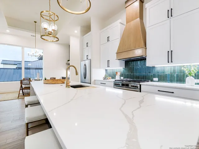 $3,690 | 8214 Sierra Hermosa, San Antonio, TX 78255