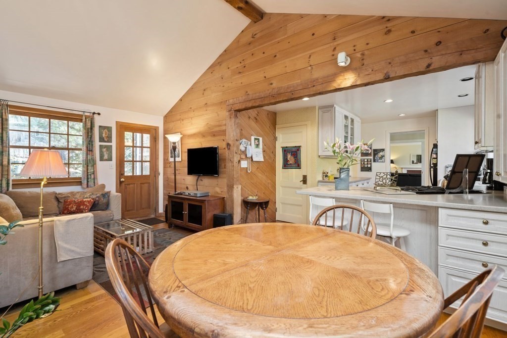 54 Manchester Road Newton, MA 02461 - Photo 14 of 40