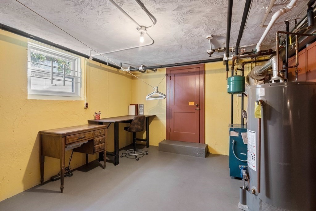 54 Manchester Road Newton, MA 02461 - Photo 31 of 40 a view of a room with gym equipment