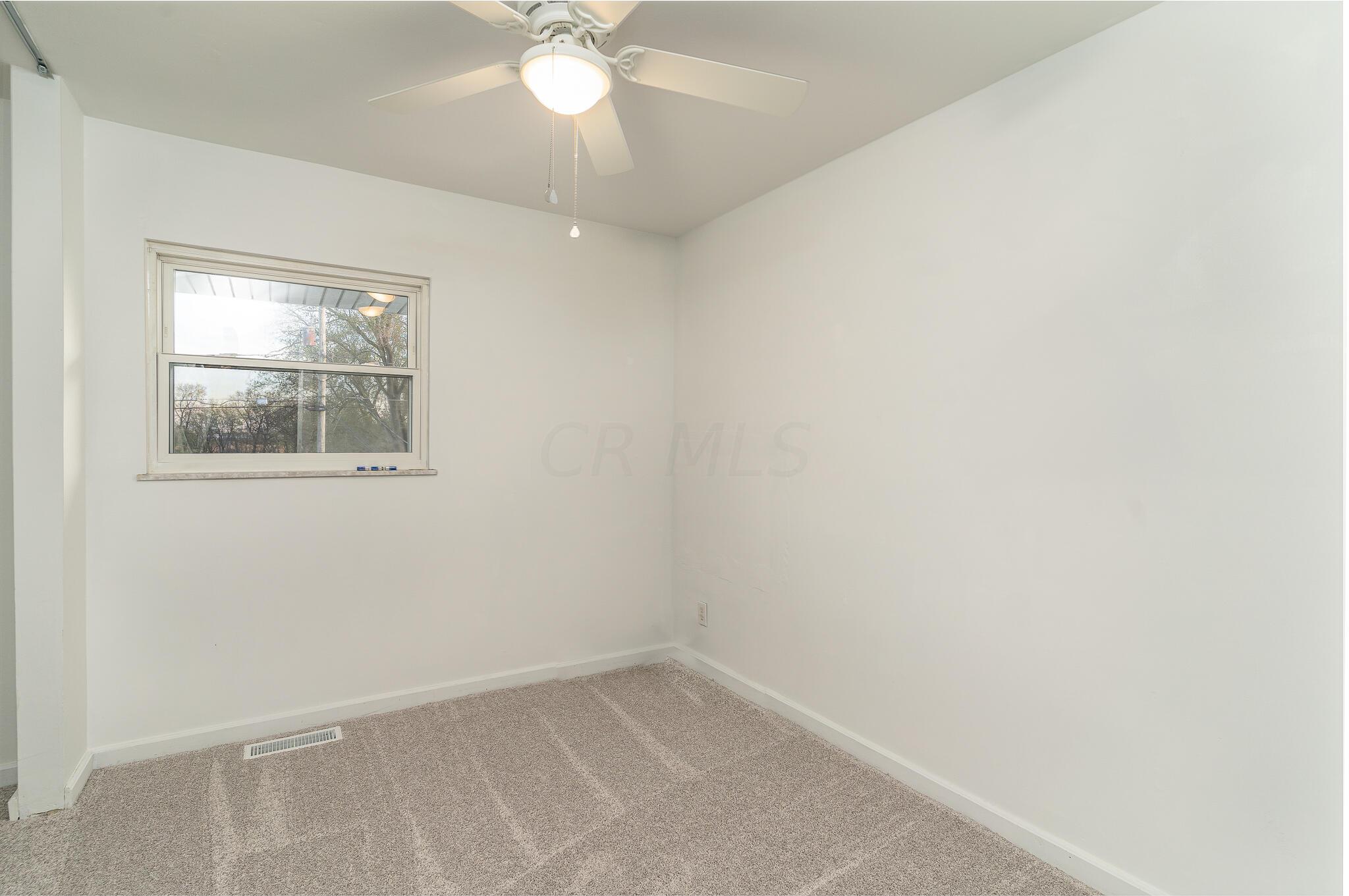 5286 Edgeview Road Columbus, OH 43207 - Photo 18 of 25 Bedroom 4