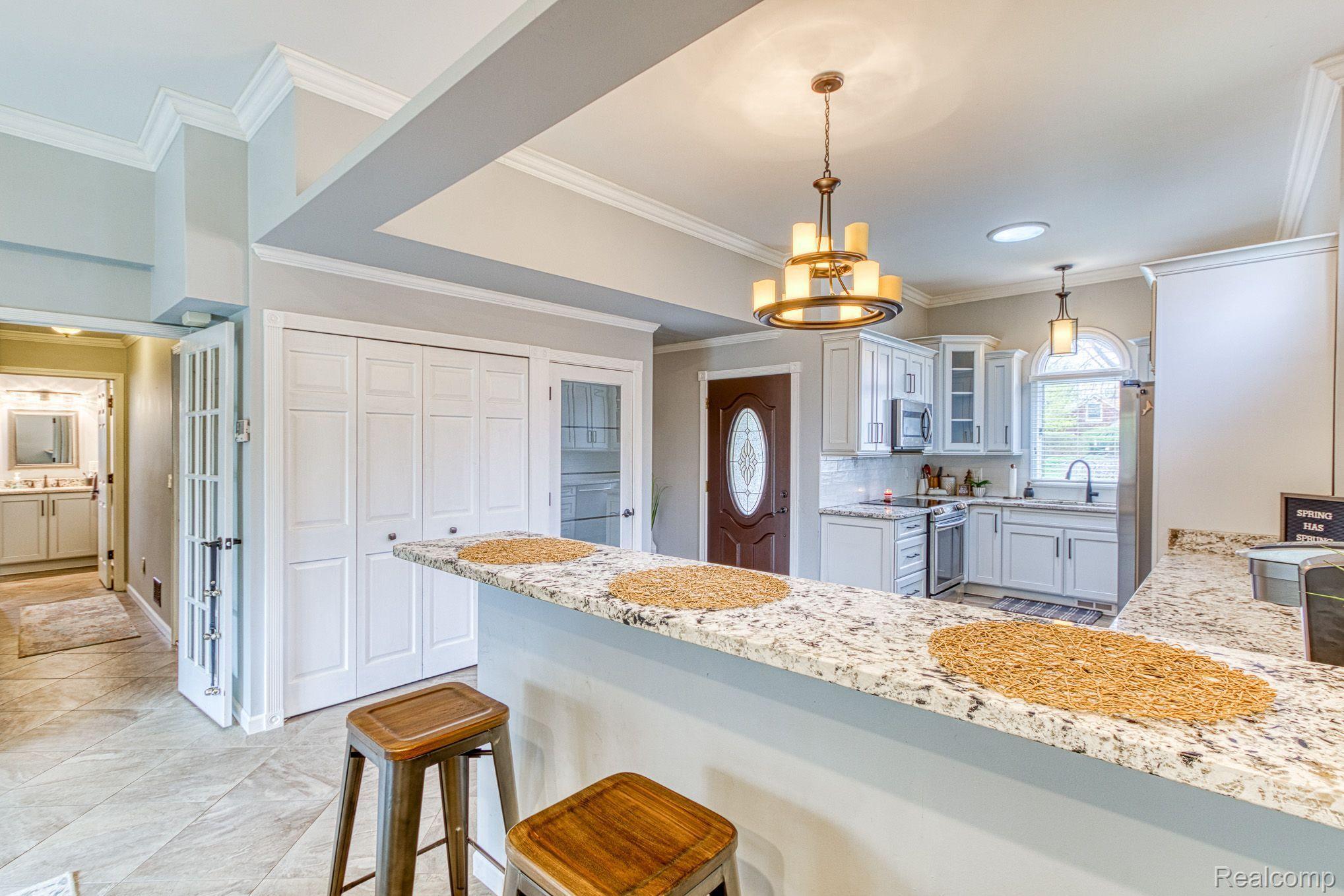 45343 Deneweth Road Macomb, MI 48042 - Photo 2 of 50