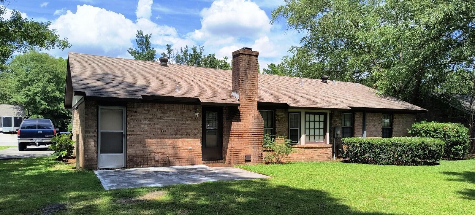 302 Longleaf Road Summerville, SC 29486 - Photo 4 of 40 IMG_20230624_144546906
