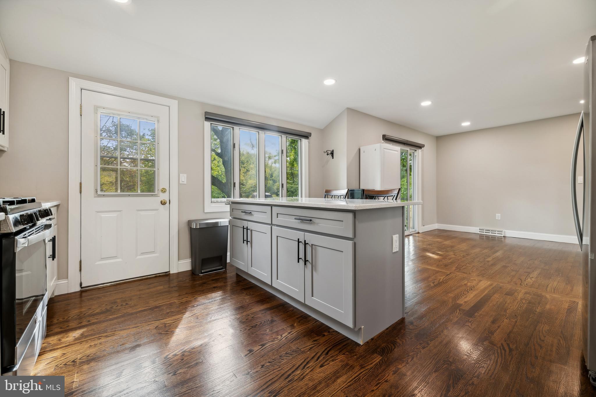 102 Jamestown Road Belle Mead, NJ 08502 - Photo 9 of 56