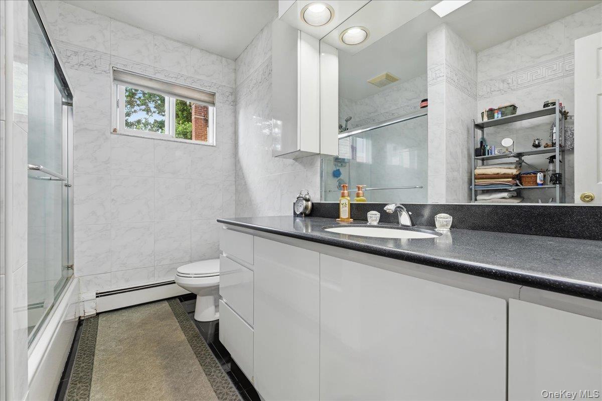 167 Lyon Street Valley Stream, NY 11580 - Photo 21 of 35